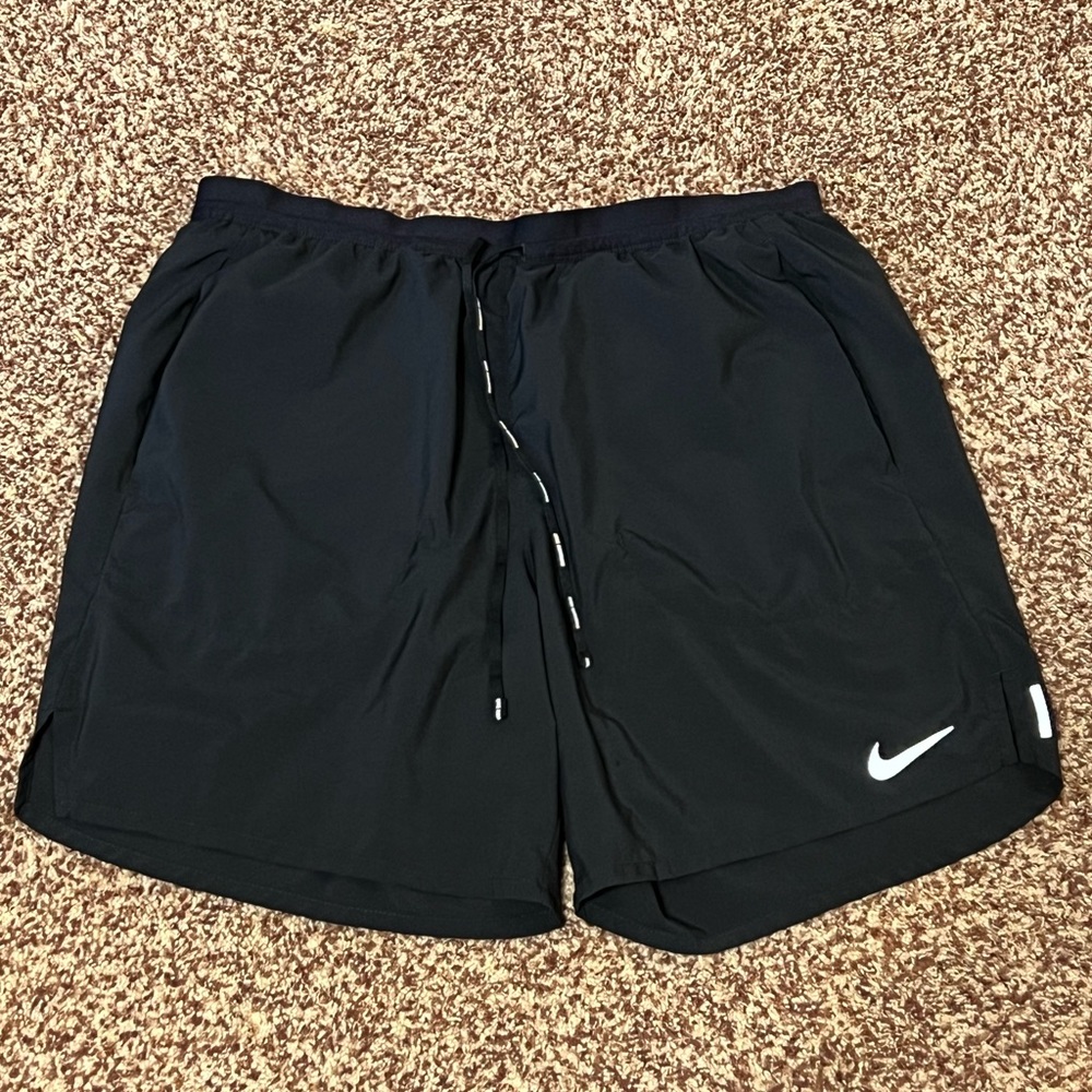 Nike 5” runing shorts size Large